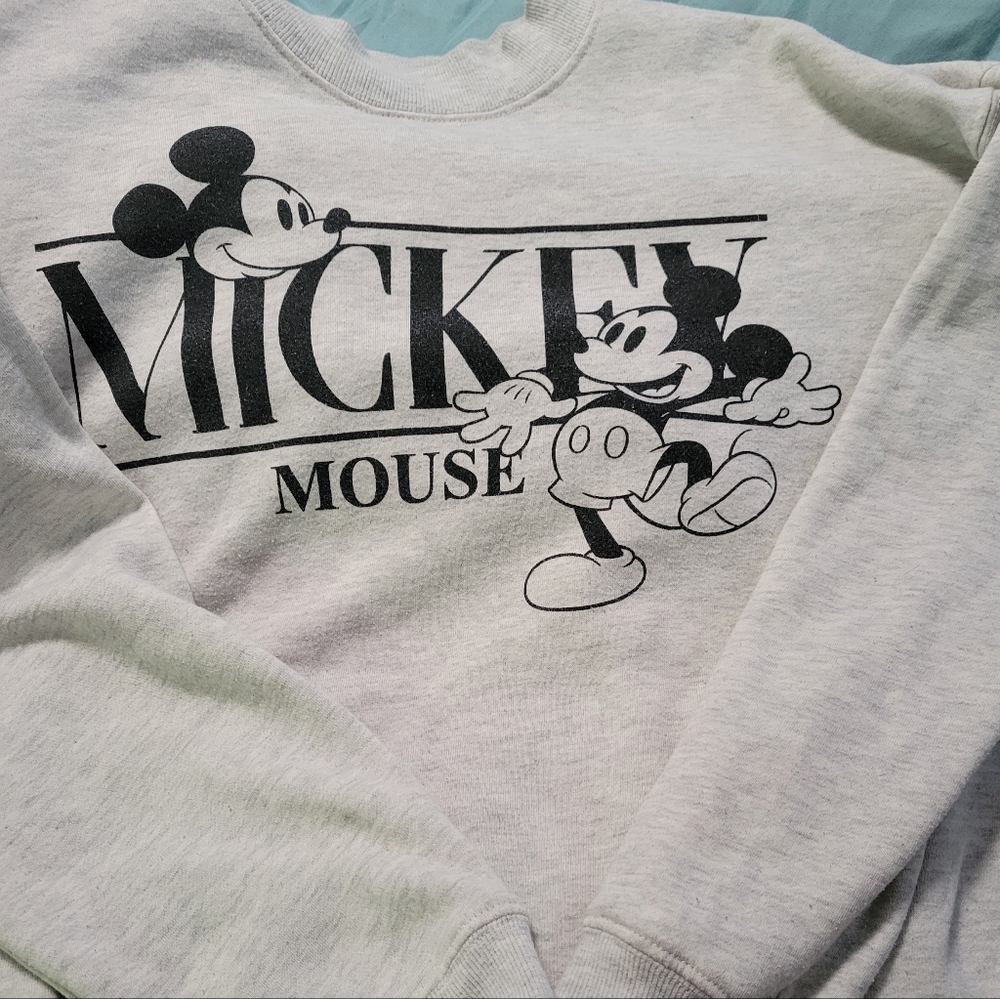 Disney Mickey Mouse sweatshirt